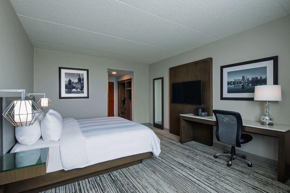 Marriott Cincinnati Northeast Hotel