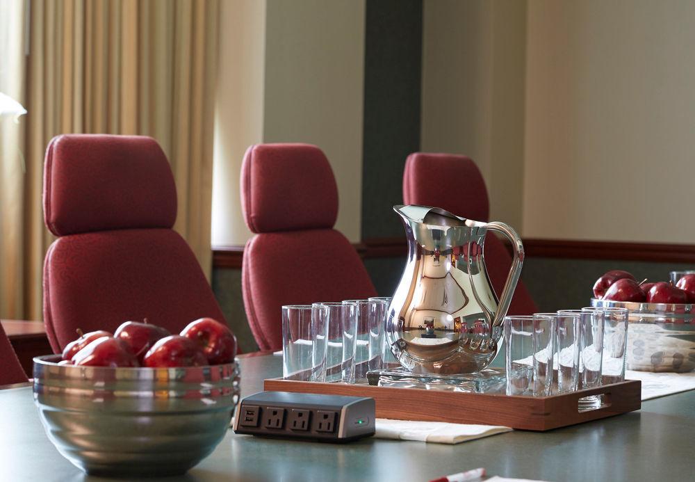 Marriott Cincinnati Northeast Hotel 4*